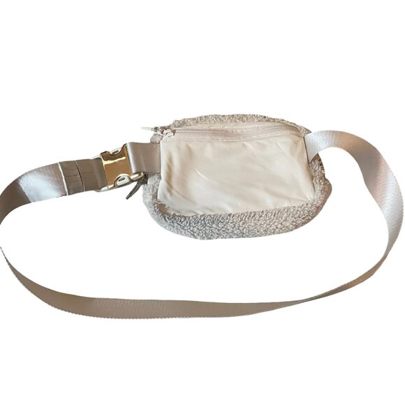 Lululemon Fleece Belt Bag Cream White Sherpa Crossbody - Picture 2 of 3